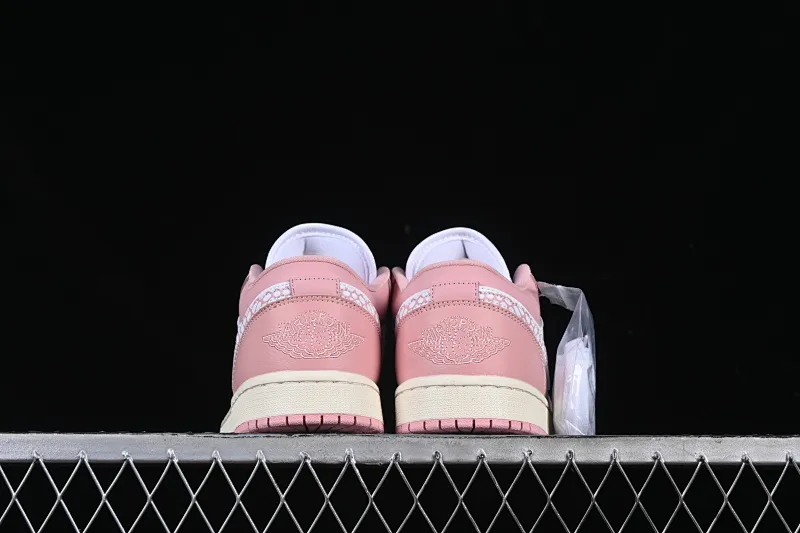 All categories Air Jordan Jordan series basketball shoes Air Jordan 1 Low Air Jordan 1 Low AJ1 Joe 1 customized model white pink low-top cultural and leisure sports sneakers DC0774-162